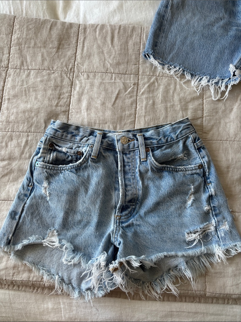 Agolde Parker Shorts (Swapmeet) +
Agolde Distressed High-Rise Denim Shorts - Picture 4 of 9